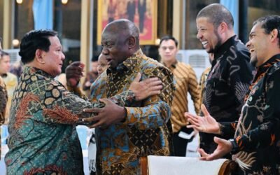 Presiden Prabowo Jamu Presiden Ramaphosa, Batik Jadi Sorotan di Meja Diplomasi